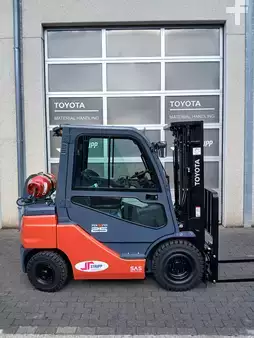 Treibgasstapler 2026  Toyota 8FGF25 (4)