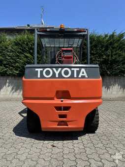 Carrelli elettrici 4 ruote 2015  Toyota 8FBMHT85 (3)