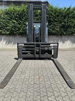 Carrelli elettrici 4 ruote 2015  Toyota 8FBMHT85 (4)