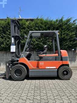 Carrelli elettrici 4 ruote 2011  Toyota 7FBMF45 (1)