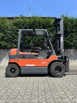 Carrelli elettrici 4 ruote 2011  Toyota 7FBMF45 (2)