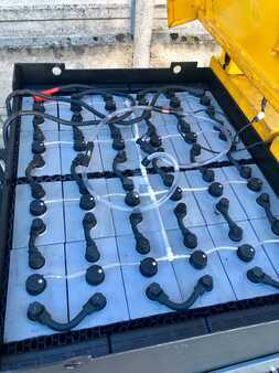 Carrelli elettrici 4 ruote 1997  Robustus SE17 (6)