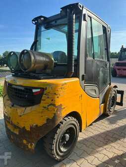 Treibgasstapler 2016  Jungheinrich TFG550s (2)