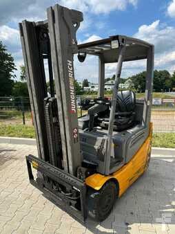 Elektro tříkolové VZV 2019  Jungheinrich EFG215 (1)