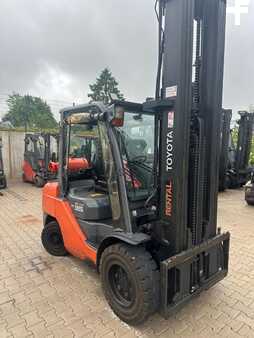 Treibgasstapler 2013  Toyota 02 8FGJF35 (1)