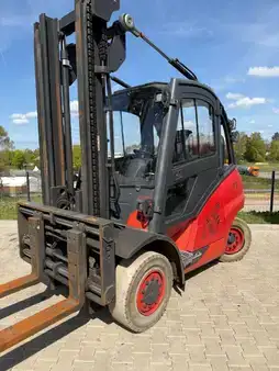 Treibgasstapler 2022  Linde H40T-02 (1)