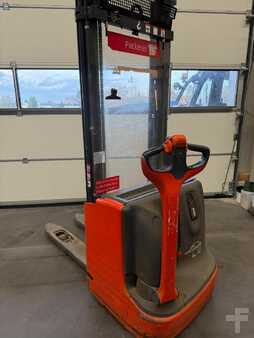 Ruční vysokozdvižný vozík 2016  Linde L12i (2)