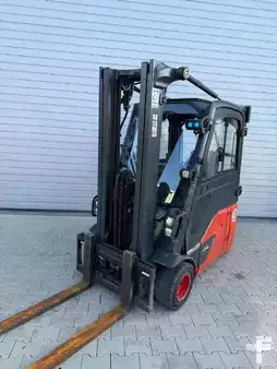 Elektryczne 3-kołowe 2020  Linde E18-02 (1)