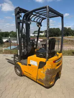 Elektro 3 Rad 2008  Jungheinrich EFG110 (2)