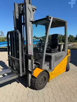 Elektro 4 Rad 2017  Jungheinrich EFG430s (1)