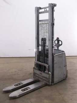 Stacker pedestre 2021  Still EXV20 (1)