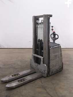 Stacker pedestre 2020  Still EXV20 (1)