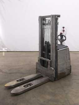 Stacker pedestre 2020  Still EXV20 (1)
