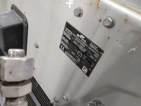 Gas gaffeltruck 2021  Still RX70-25T (2)