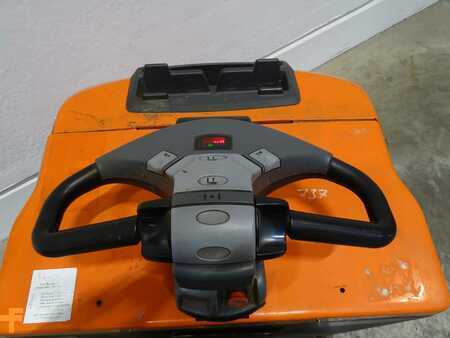 Electric Pallet Trucks 2014  BT OSE250 (3)