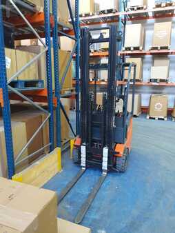 Eléctrica de 3 ruedas 2019  Toyota 7FBEST10 (4)