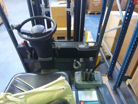 Eléctrica de 3 ruedas 2019  Toyota 7FBEST10 (8)