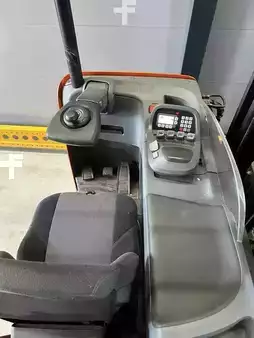 Carretilla retráctil 2016  Toyota BT RRE140B (3)