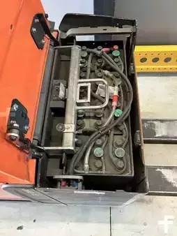 Porta-paletes elétrico 2015  Toyota BT LPE200 (4)
