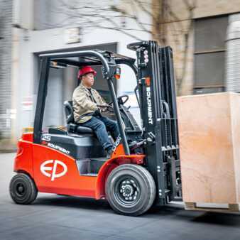 4-wiel elektrische heftrucks 2025  EP Equipment EFL253 (4)
