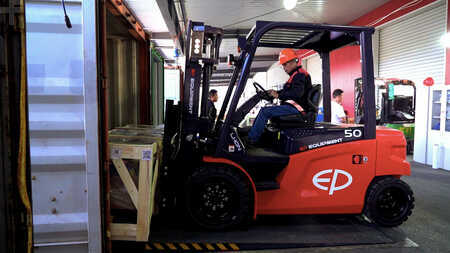 4-wiel elektrische heftrucks 2025  EP Equipment CPD50L1 (9)