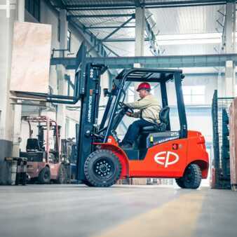 Carrelli elettrici 4 ruote 2025  EP Equipment EFL253 (5)