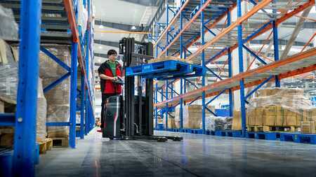 Portacontenedor 2025 EP Equipment RSL161 (4)