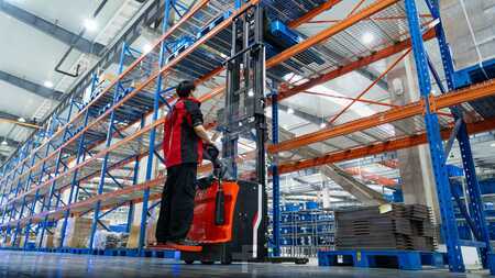 Carrelli elevatori per container 2025  EP Equipment RSL161 (7)