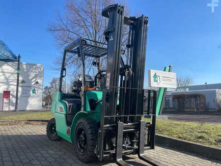 Diesel Forklifts 2023  Mitsubishi FD25N3 (1)