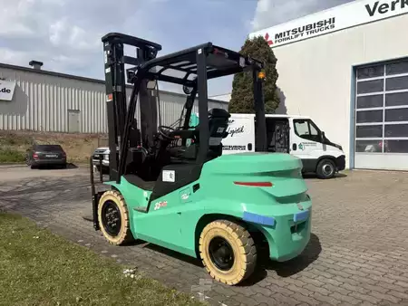 Electric - 4 wheels 2025  [div] ECB35QL - Lithium (3)