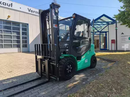Elektro čtyřkolový VZV 2025  [div] ECB35QL - Lithium (5)