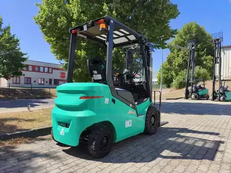 Elektro čtyřkolový VZV 2025  [div] ECB25Q (3)