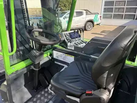 Four-way trucks 2026  Combilift CBE4000 4-Wege Stapler (4)