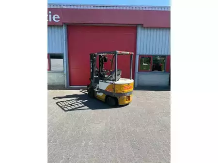 4-wiel elektrische heftrucks 2003  TCM FB25-7 (3)