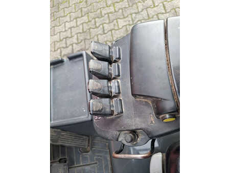 Diesel gaffeltruck 2017  Unicarriers 1Q2L25Q (6)