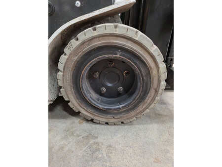 Carrelli elettrici 4 ruote 2014  Unicarriers AG1N1L20Q (6)