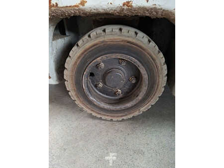 Carrelli elettrici 4 ruote 2014  Unicarriers AG1N1L20Q (7)