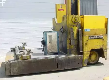 Die Handlers 1996  Elwell-Parker  (1)