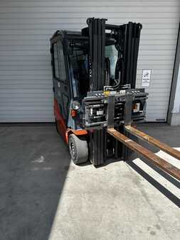 Carrelli elettrici 4 ruote 2017 Toyota 8FBMKT25 (2)