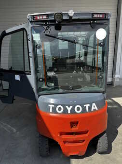 Chariots électriques à 4 roues 2017  Toyota 8FBMKT25 (3)
