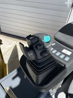 Carrelli elettrici 3 ruote 2017  Jungheinrich EFG 216 (6)