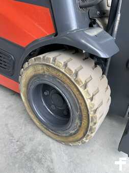 Chariots électriques à 3 roues 2018  Linde E20L (10)