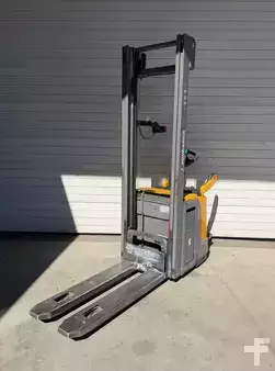 Hochhubwagen 2019  Jungheinrich ERC214z - Waage (1)