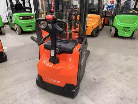 Stacker pedestre 2016  BT Hochhubwagen (2)