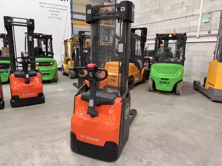 Stacker pedestre 2017  BT SWE 145 (2)