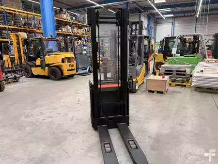 Stacker pedestre 2017  BT SWE 145 (3)