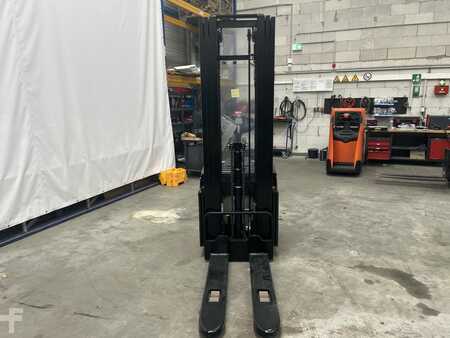 Stacker pedestre 2024  HC (Hangcha) CDD16 (3)