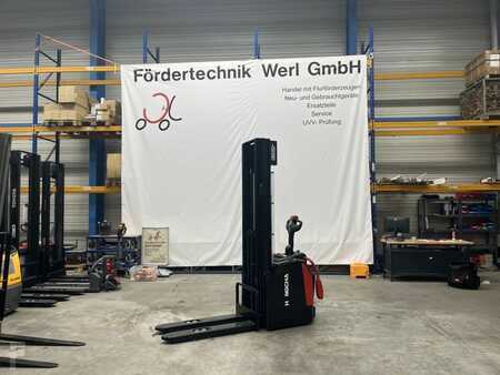 Stacker pedestre 2023  HC (Hangcha) CDD20-AC2S (1)