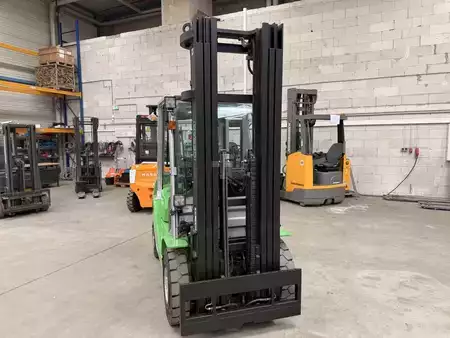 Wózki widłowe diesel 2016  Cesab M 325 D (3)