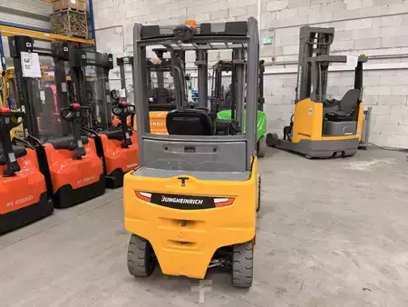 El Truck - 4-hjul 2019  Jungheinrich EFG 320 (2)
